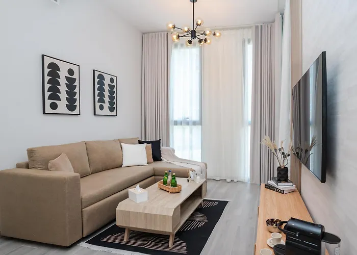 Chic 1Br In Mesk 1 With Serene Balcony Views By Vibel