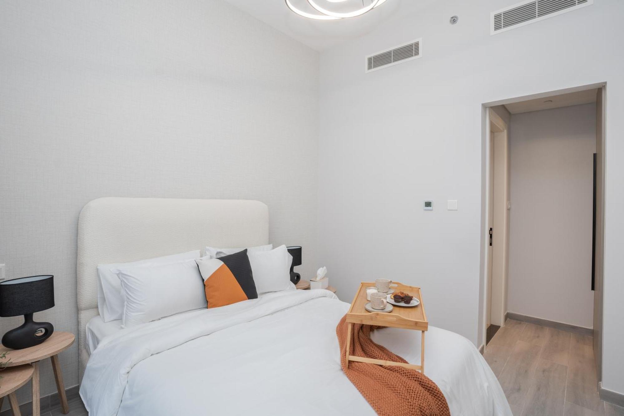Apartment Chic 1br In Mesk 1 With Serene Balcony Views By Vibel *