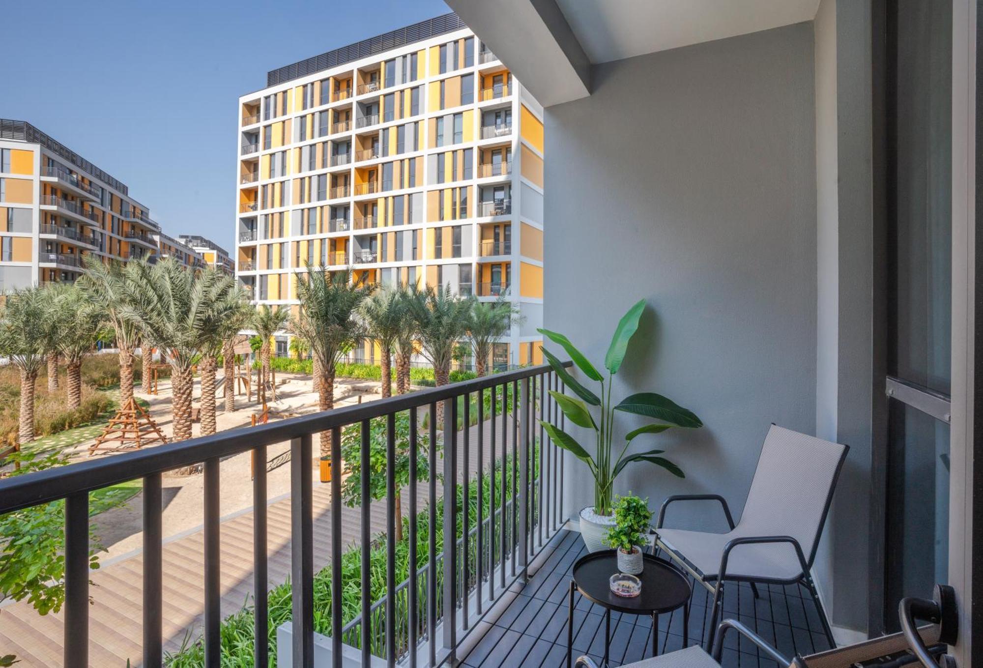 Apartment Chic 1br In Mesk 1 With Serene Balcony Views By Vibel *