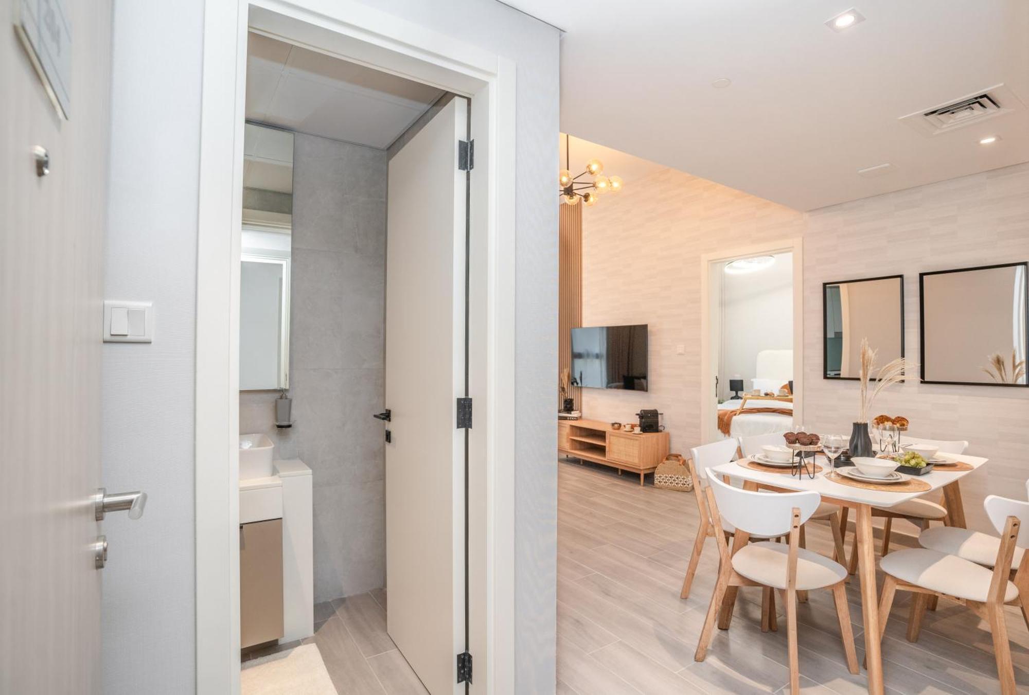 Apartment Chic 1br In Mesk 1 With Serene Balcony Views By Vibel